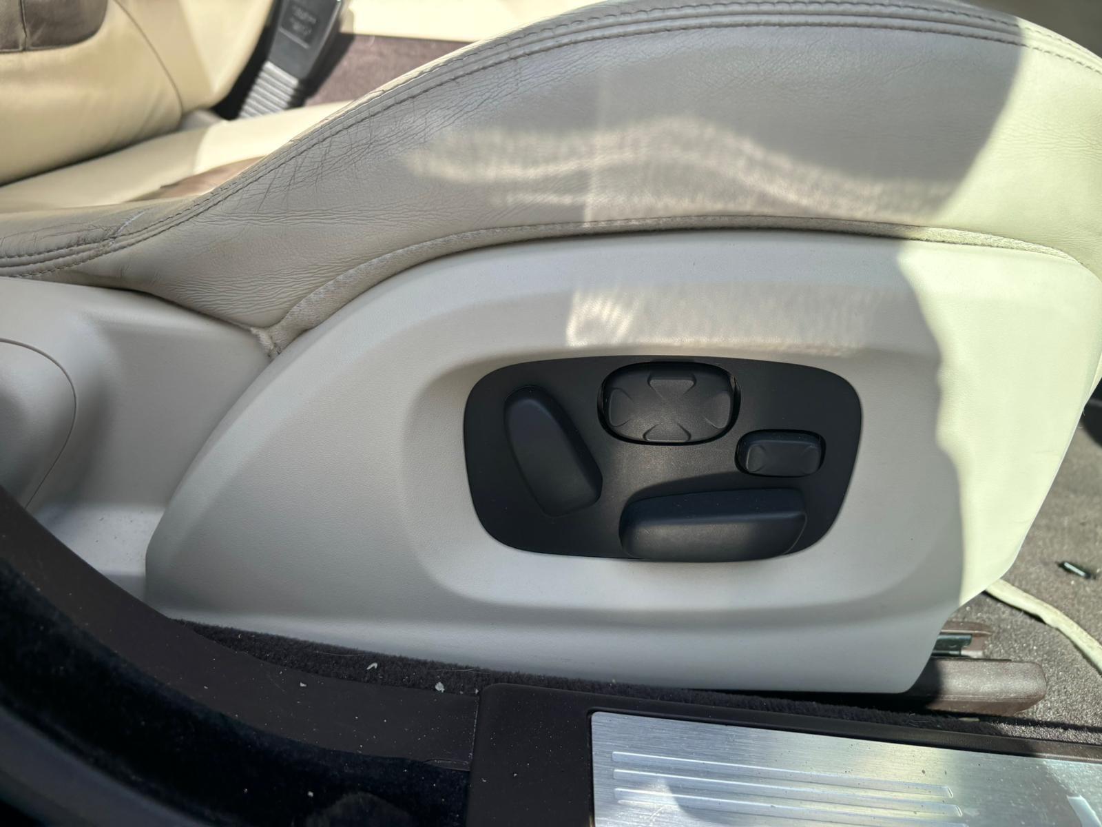 Jaguar XF view 21