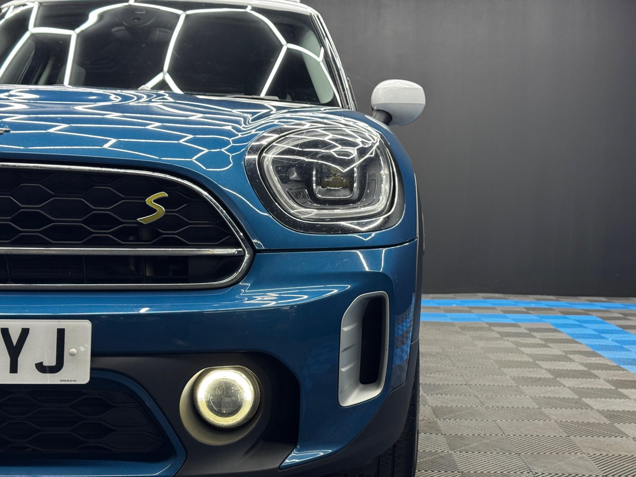 Mini Countryman view 44