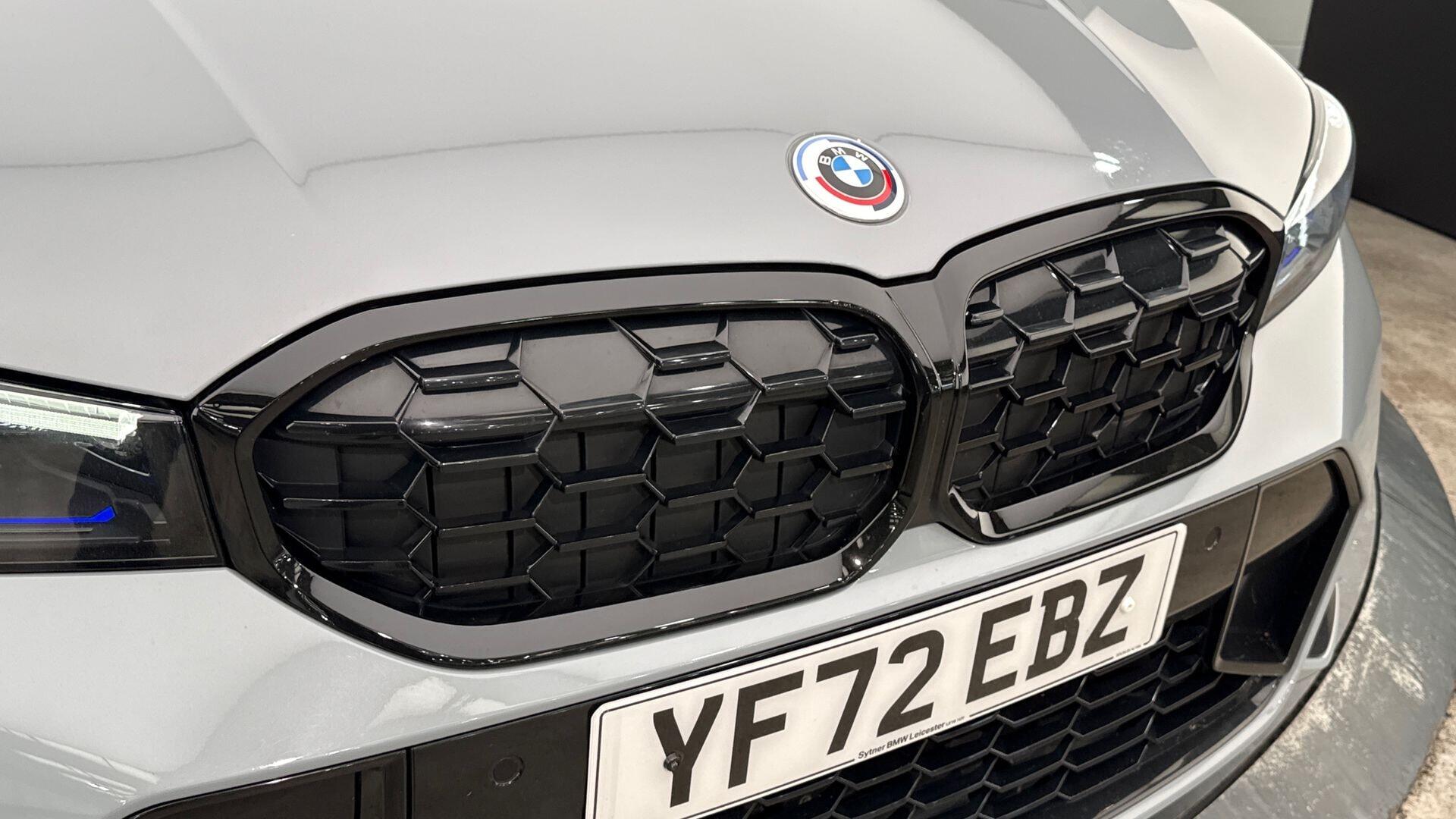 BMW 3 Series view 25