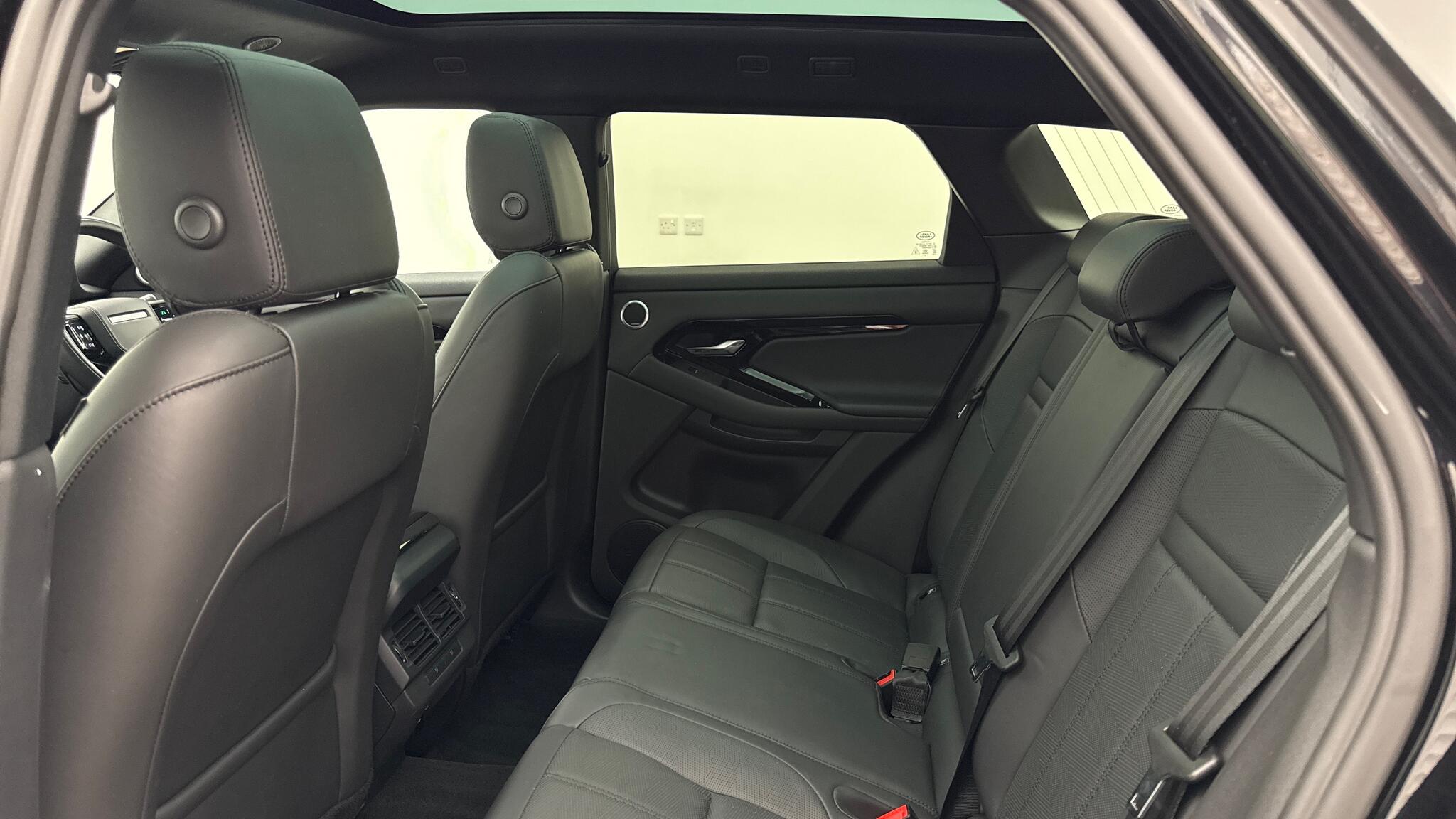 Land Rover Range Rover Evoque view 4