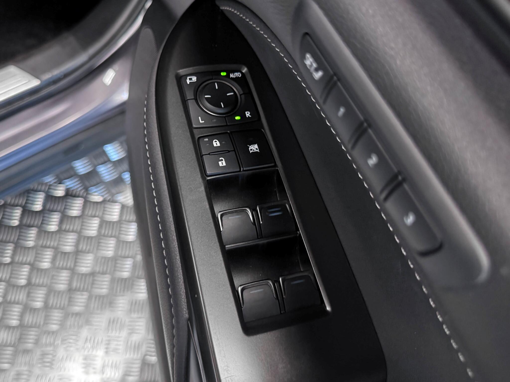 Lexus NX view 22