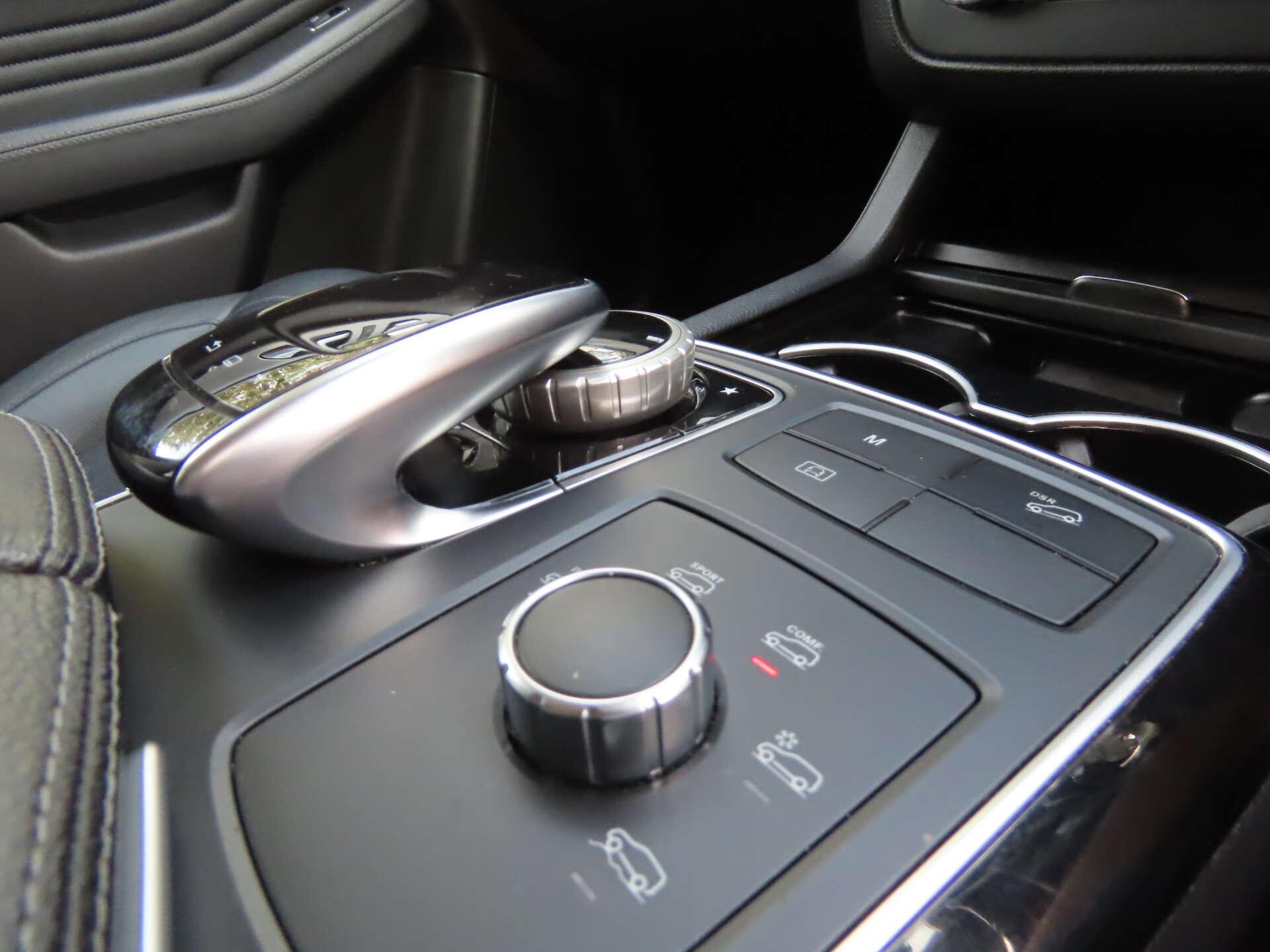 Mercedes-Benz Gle view 14