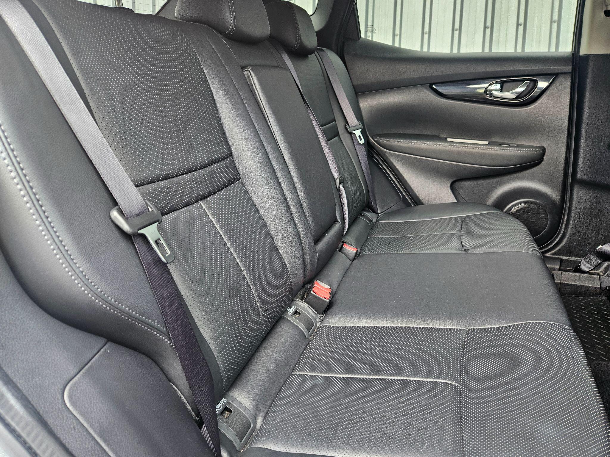 2017 Nissan Qashqai image 17
