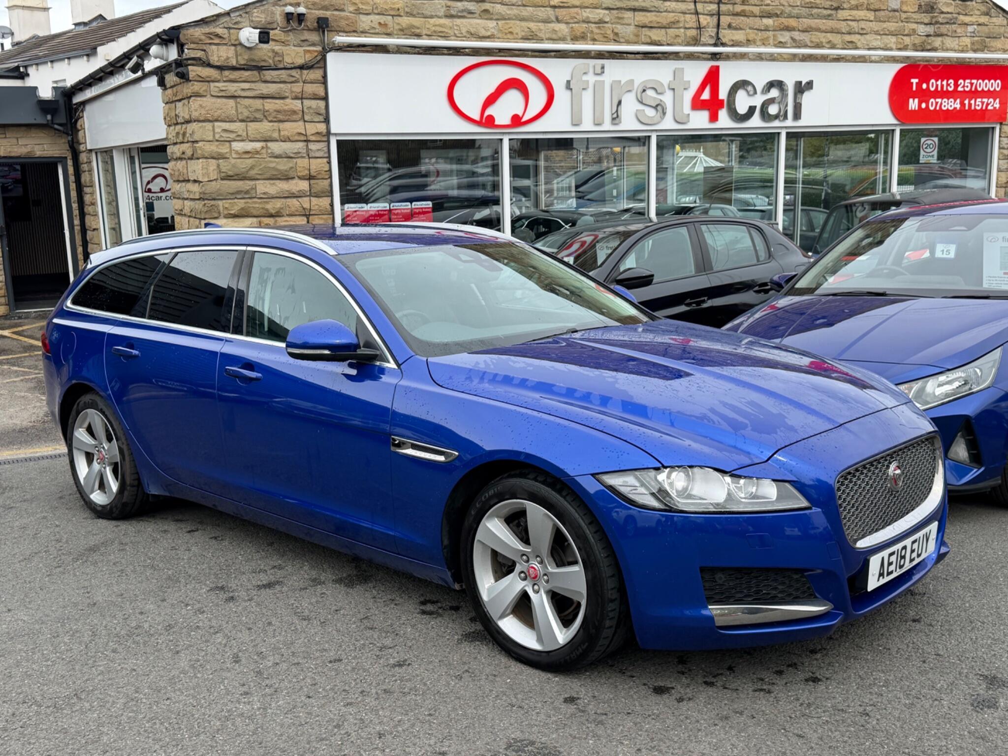 Jaguar XF view 4
