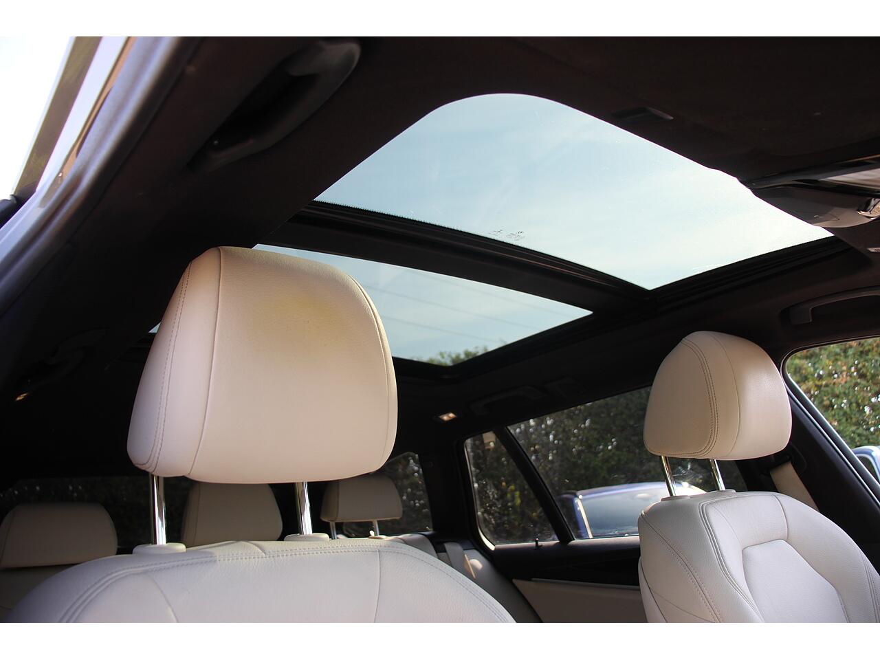 BMW 5 Series view 37