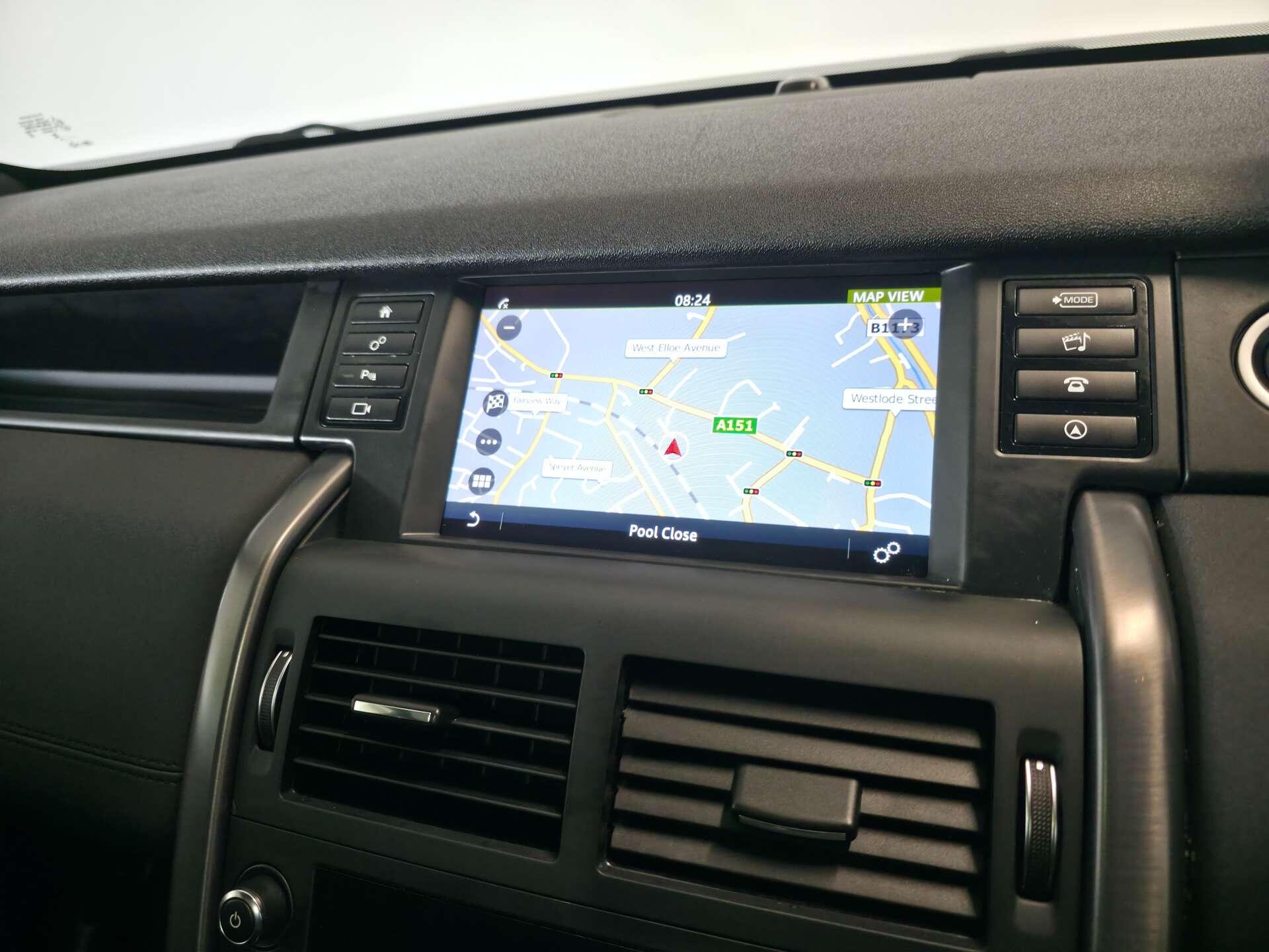 Land Rover Discovery Sport view 46