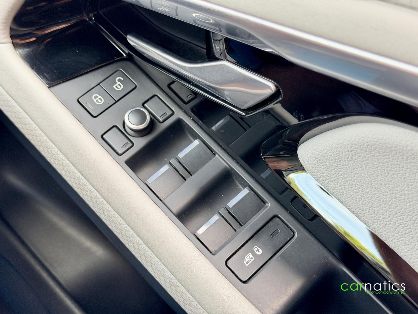 Land Rover Range Rover Evoque view 36