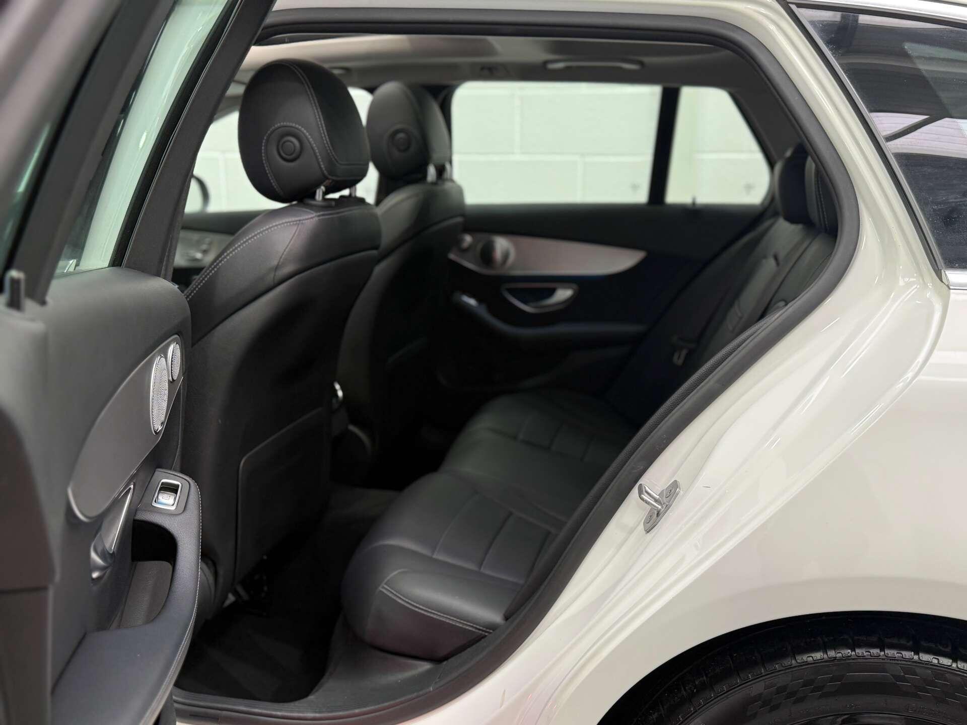 Mercedes-Benz C-Class view 18