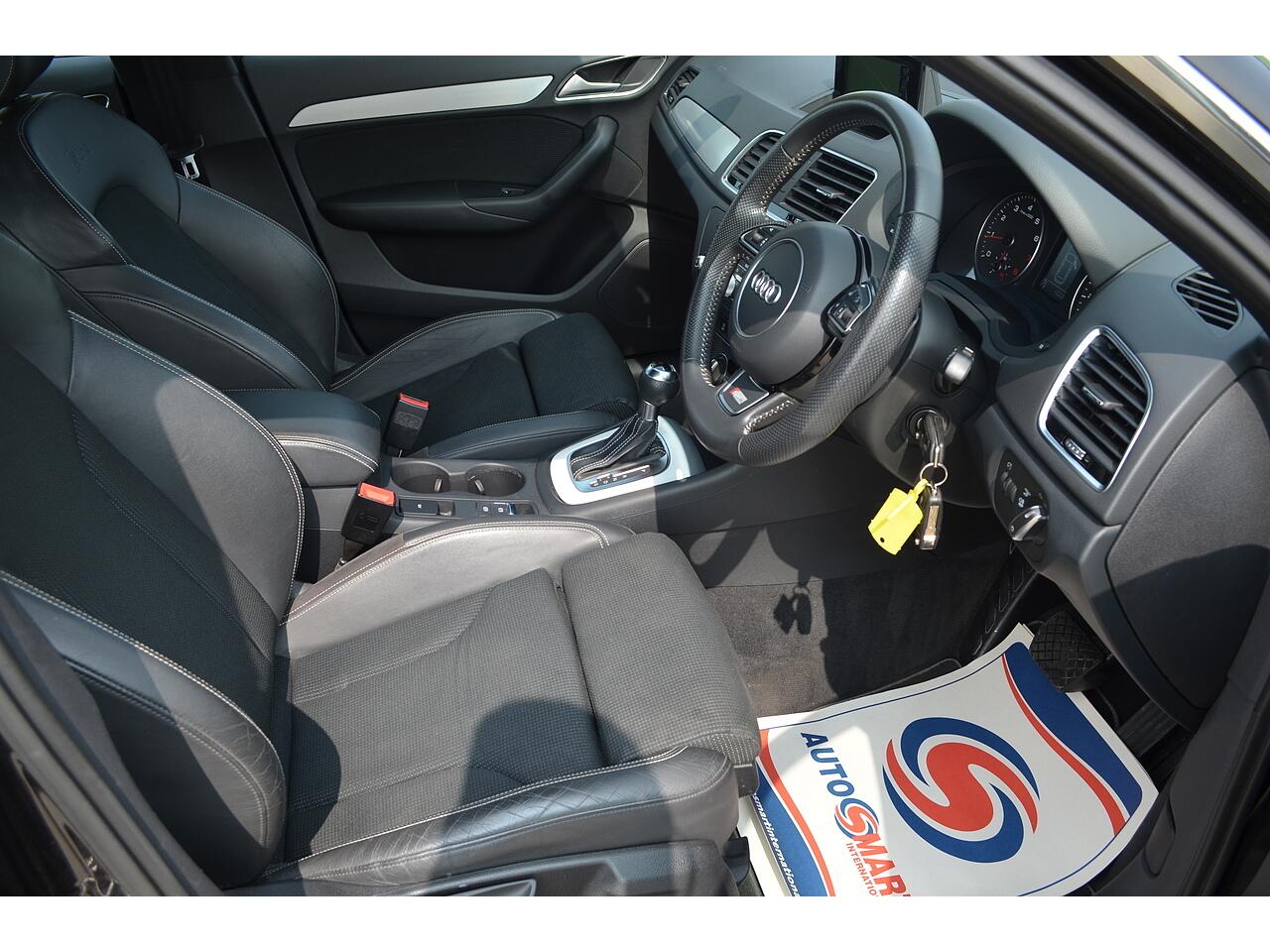 Audi Q3 view 13