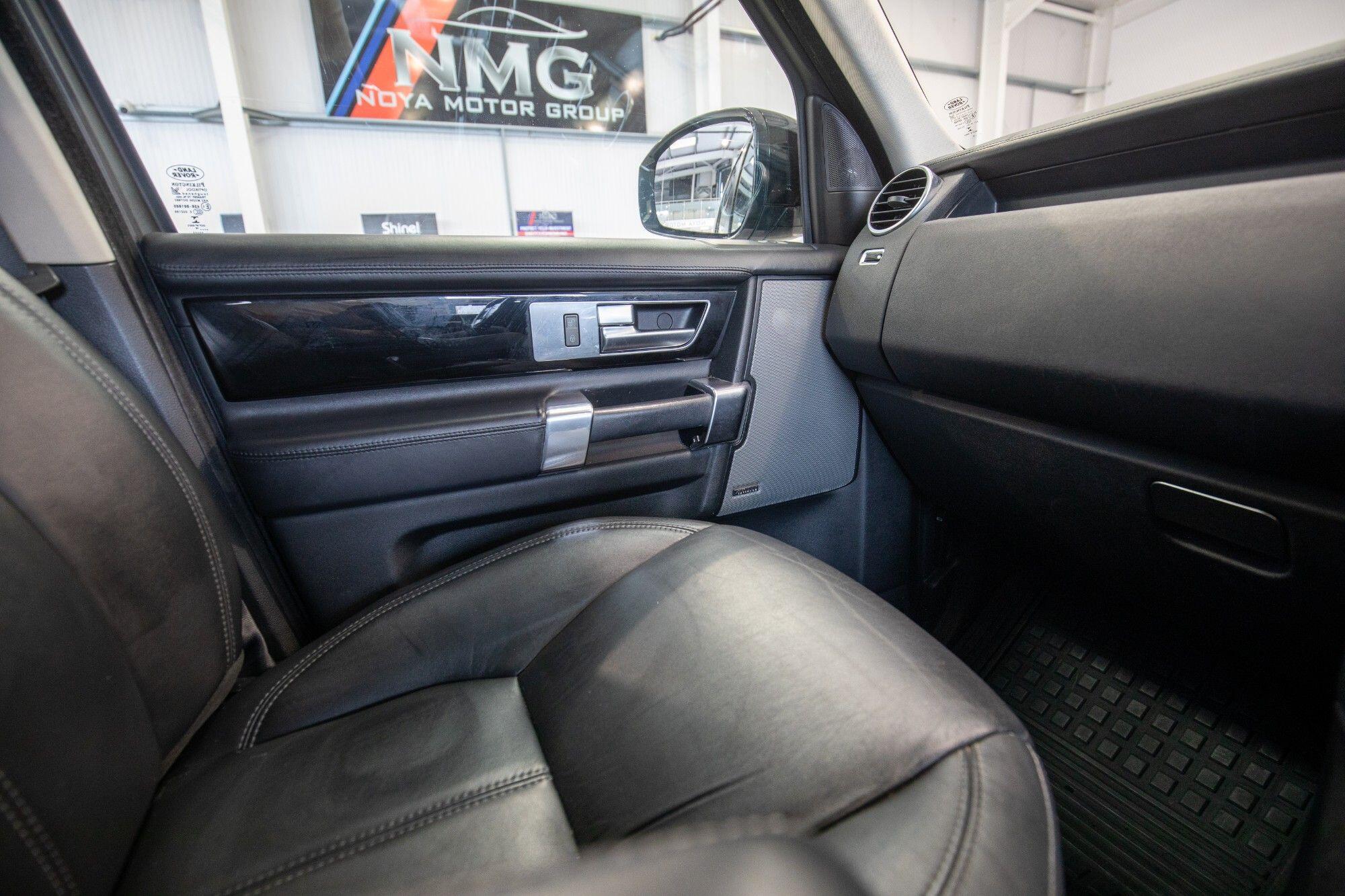 Land Rover Discovery view 33