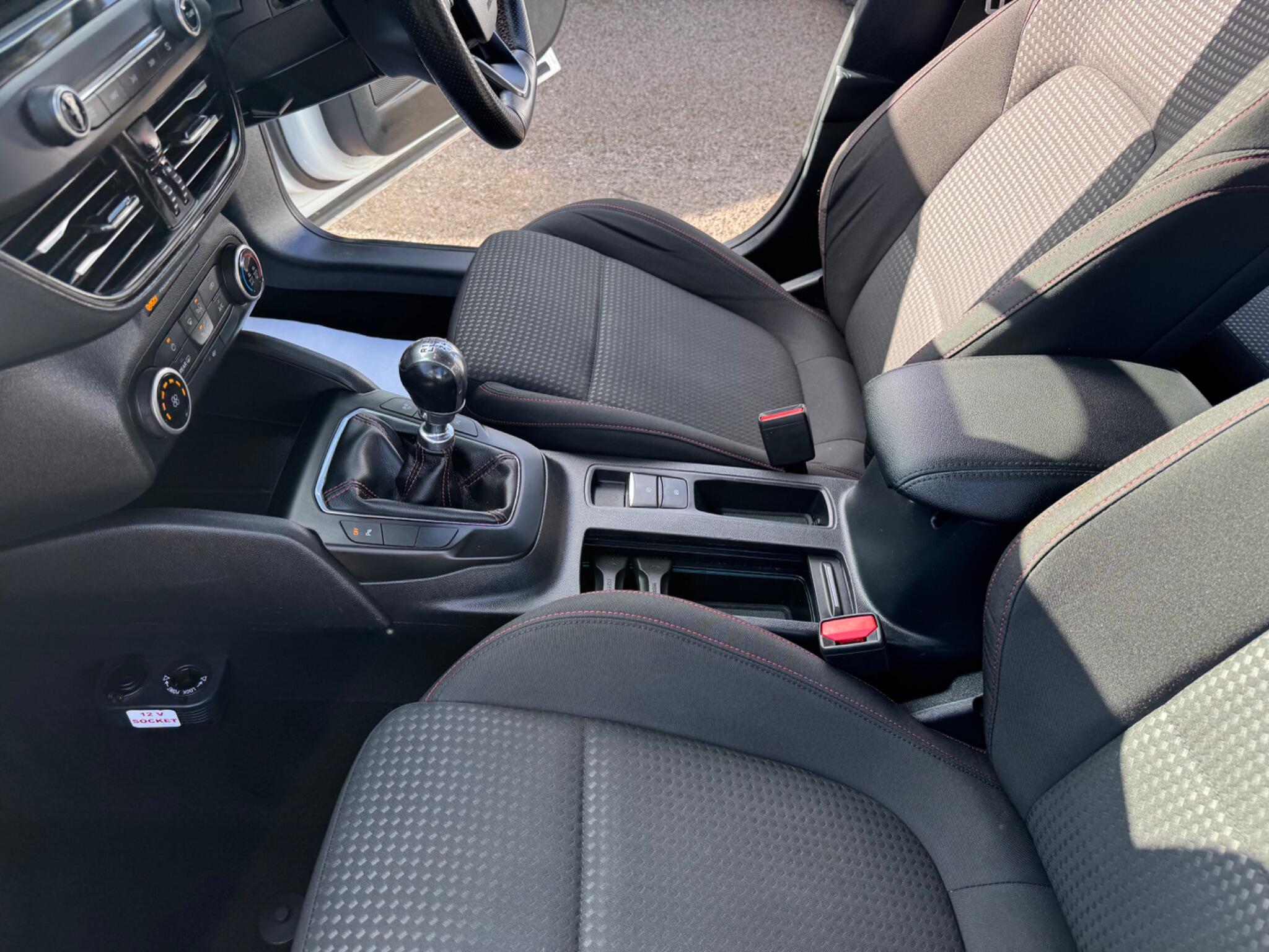 Ford Focus view 36