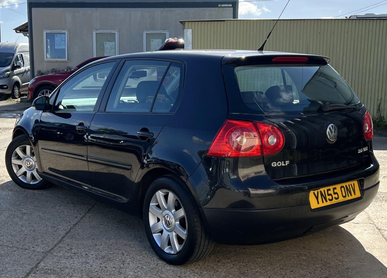 Volkswagen Golf view 4