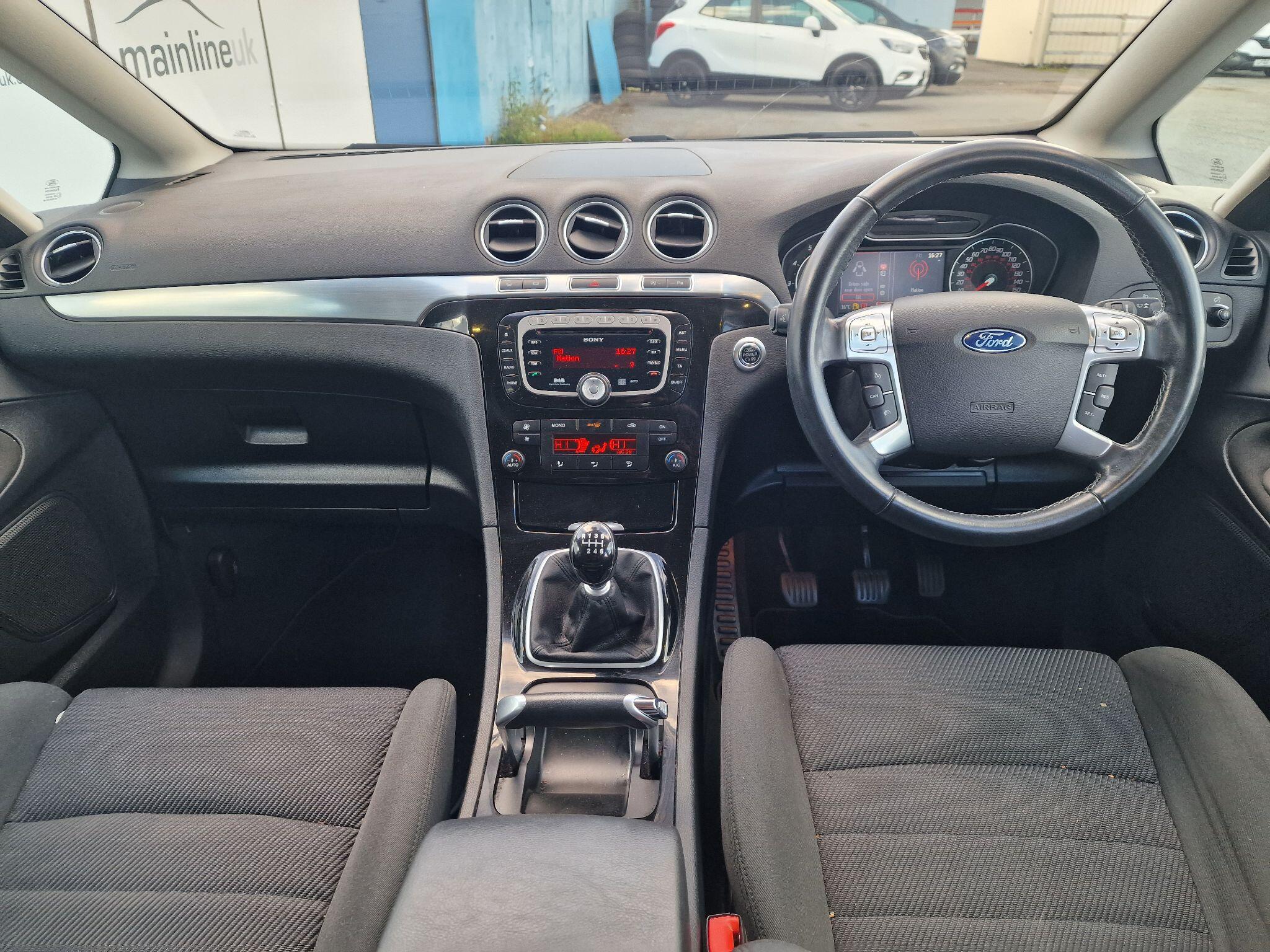 Ford S-Max view 26