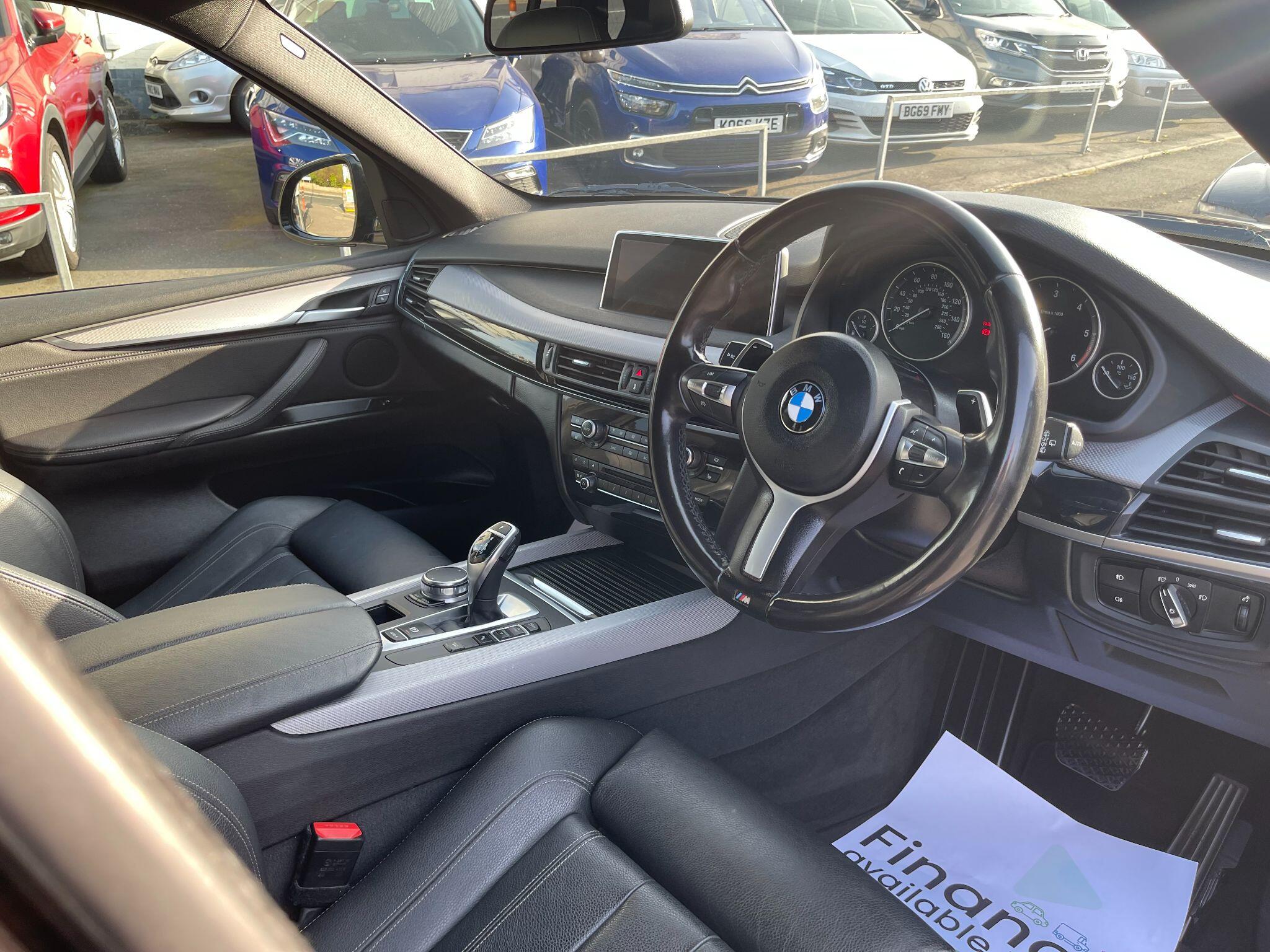 BMW X5 view 32