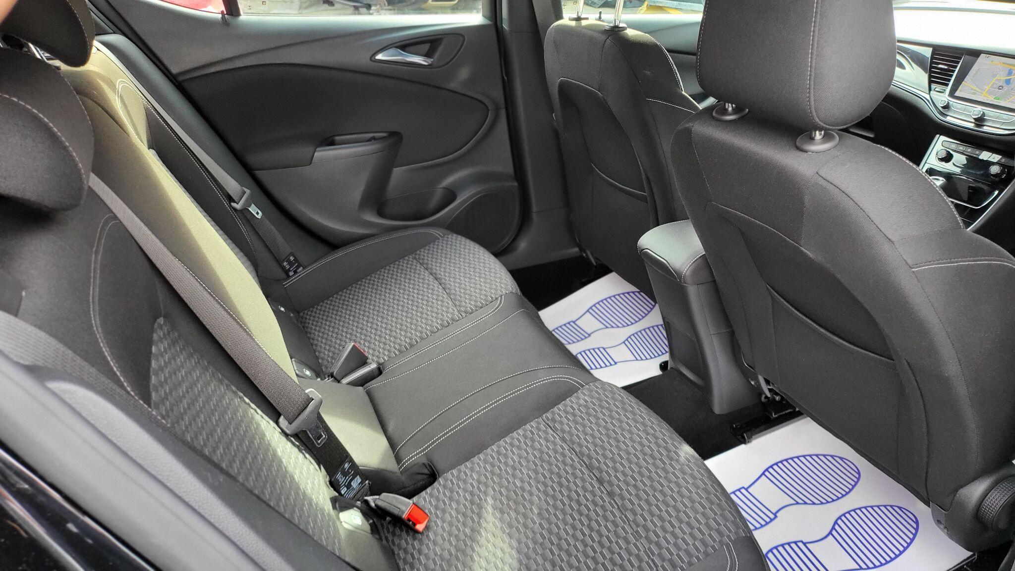 Vauxhall Astra view 14