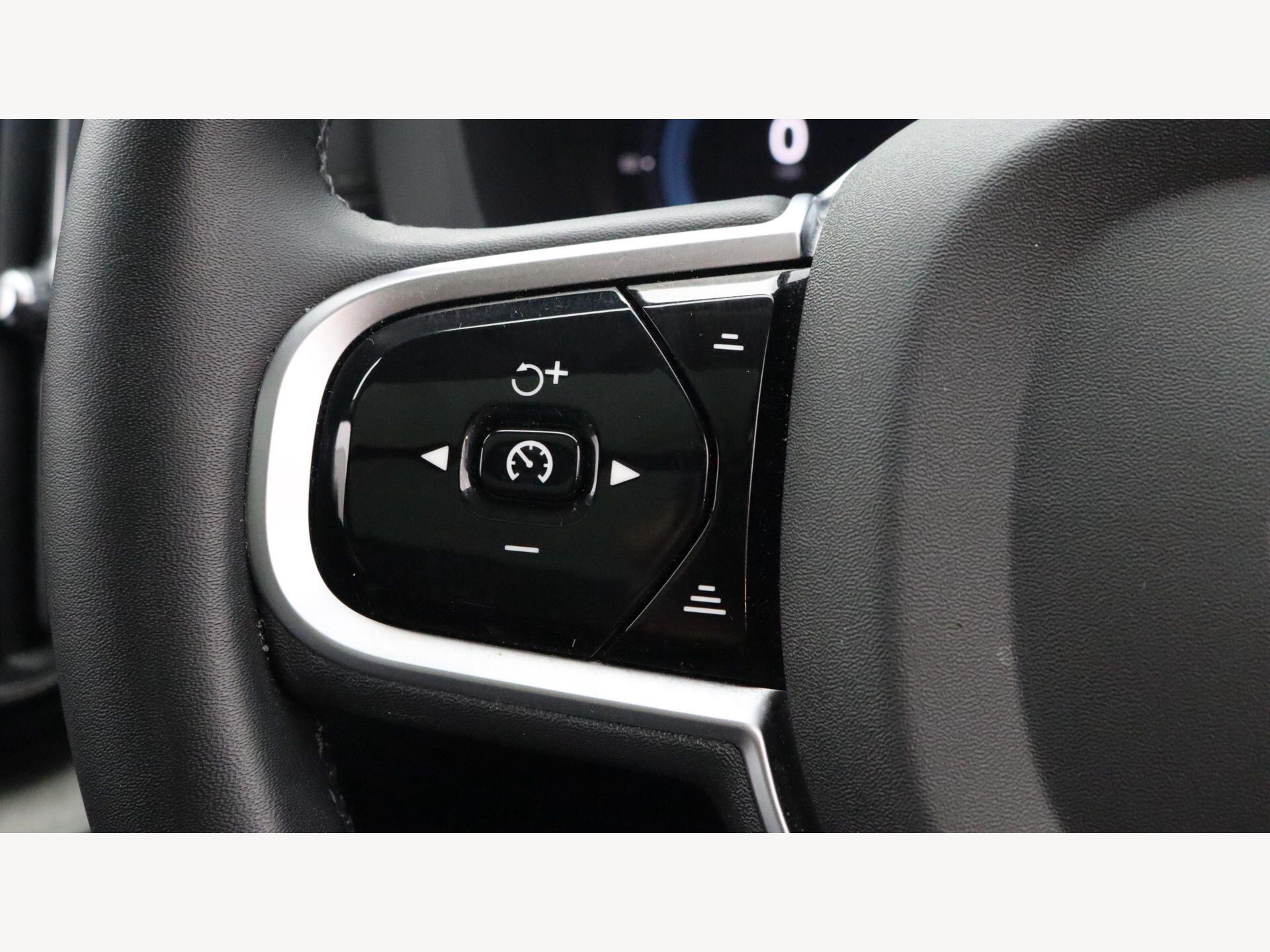 Volvo XC60 view 22