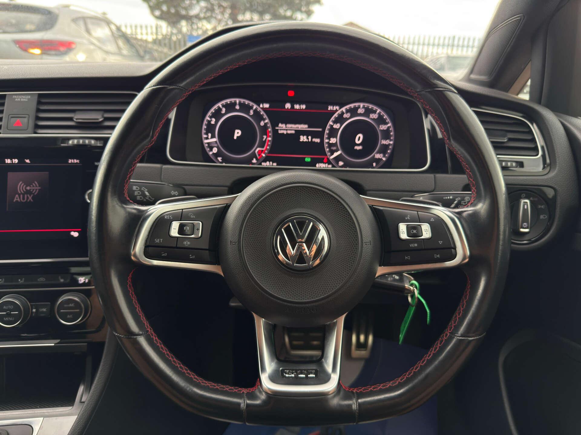 Volkswagen Golf view 47