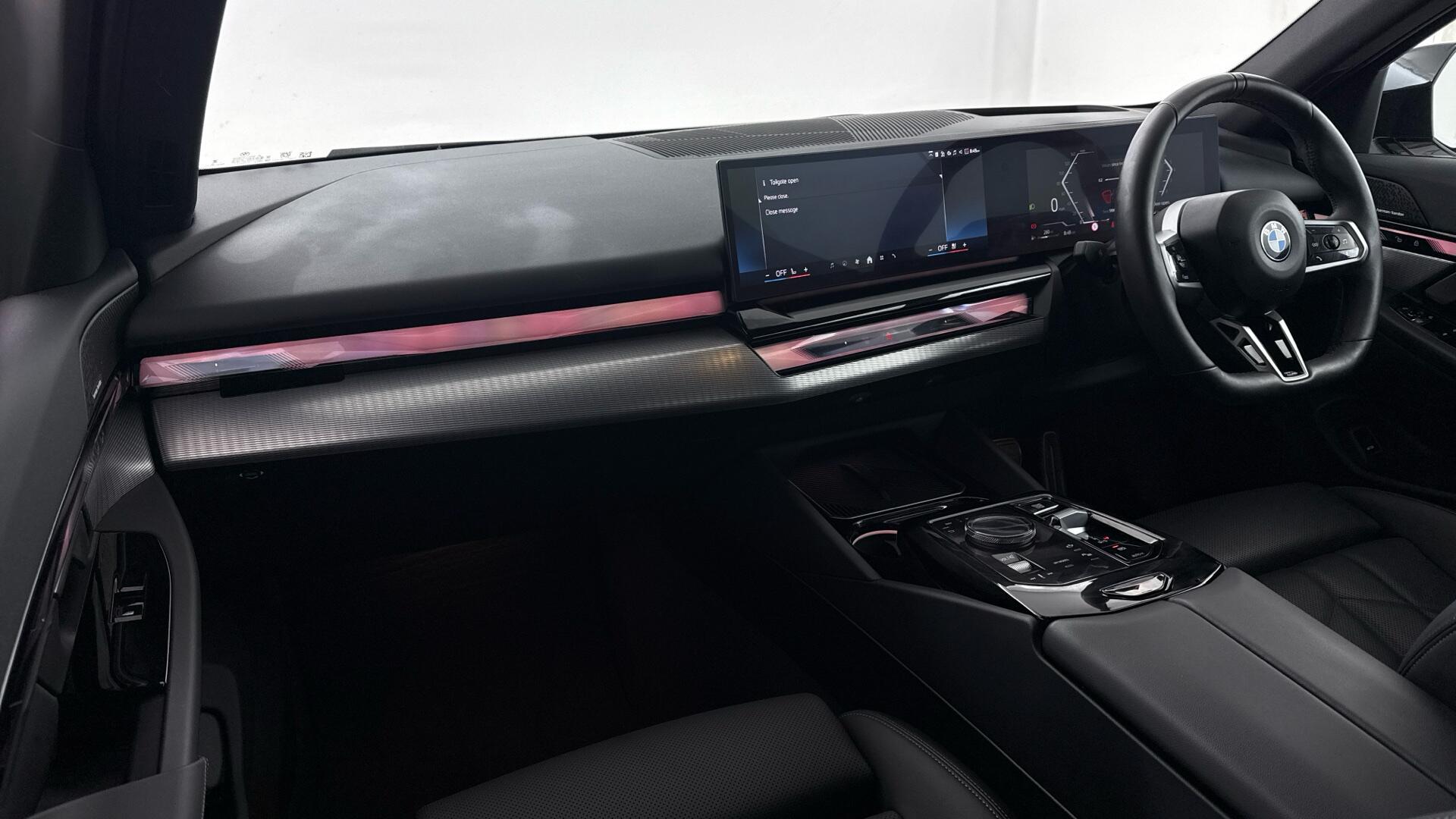 BMW 5 Series view 7