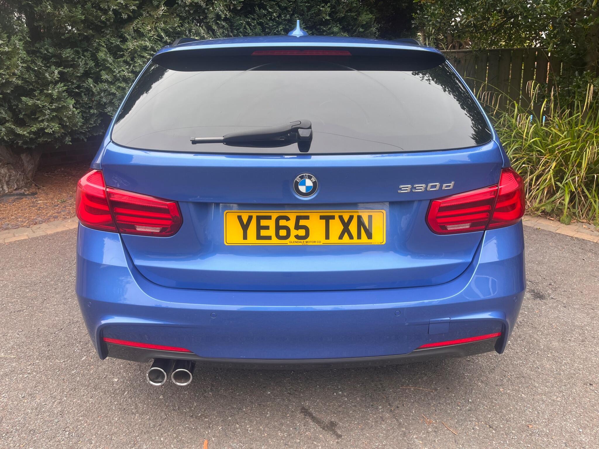 BMW 3 Series view 13
