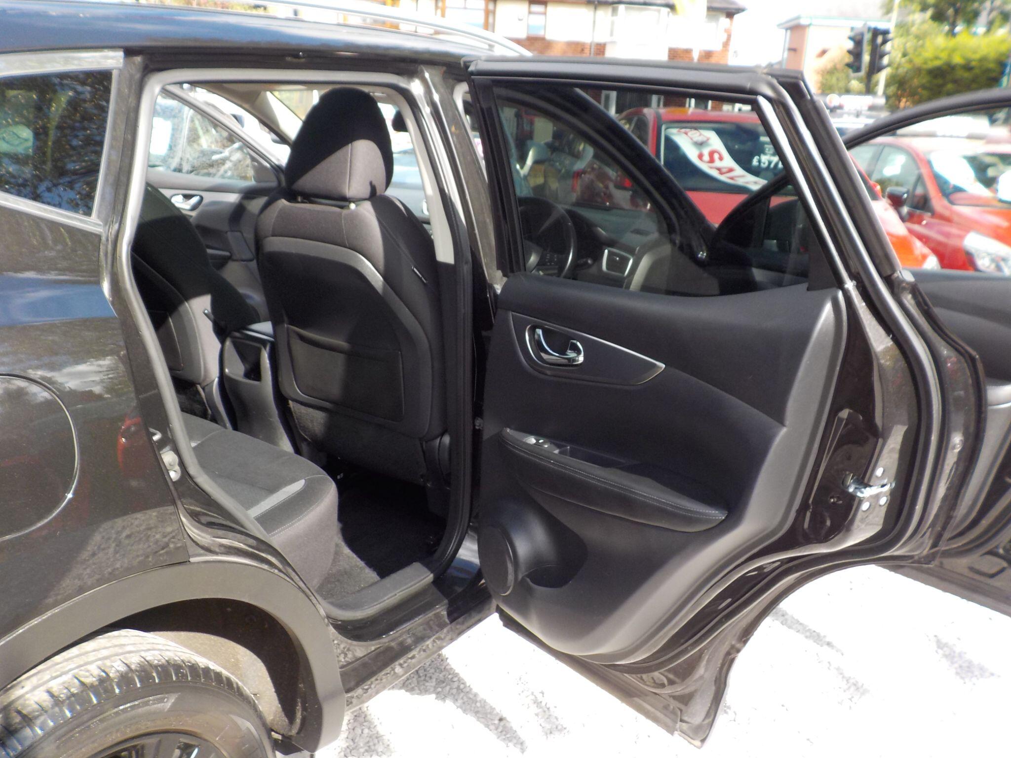 Nissan Qashqai 1.5 dCi N-Connecta Euro 6 (s/s) 5dr