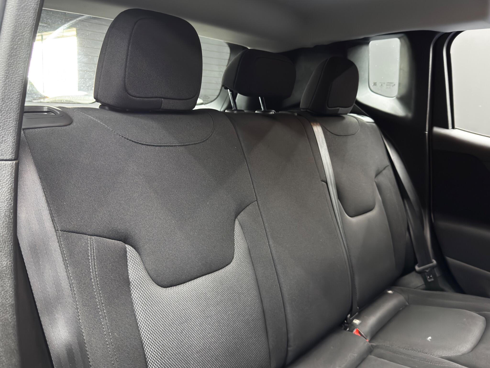 Jeep Renegade view 15