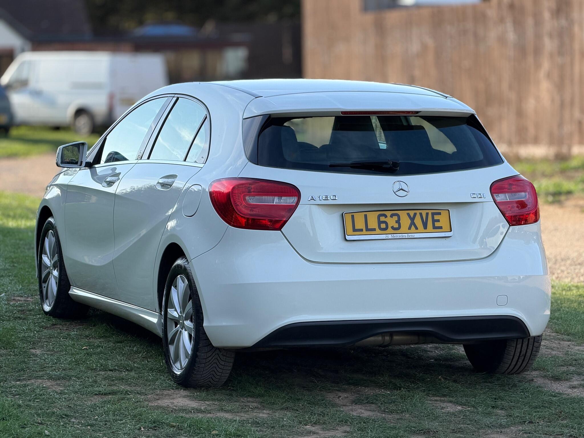 2013 Mercedes-Benz A Class 1.5 A180 CDI SE Euro 5 (s/s) 5dr image 8