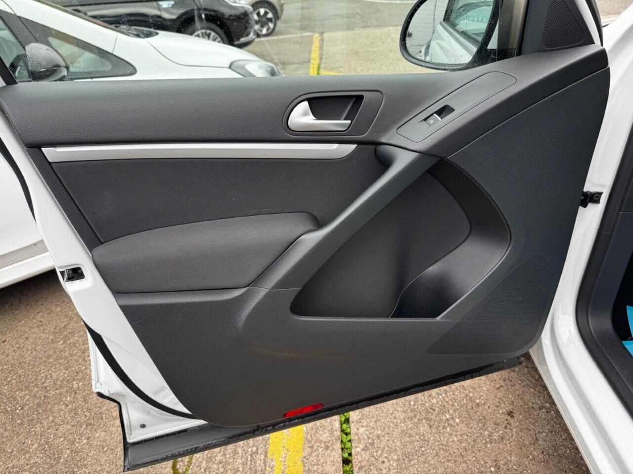 Volkswagen Tiguan view 39