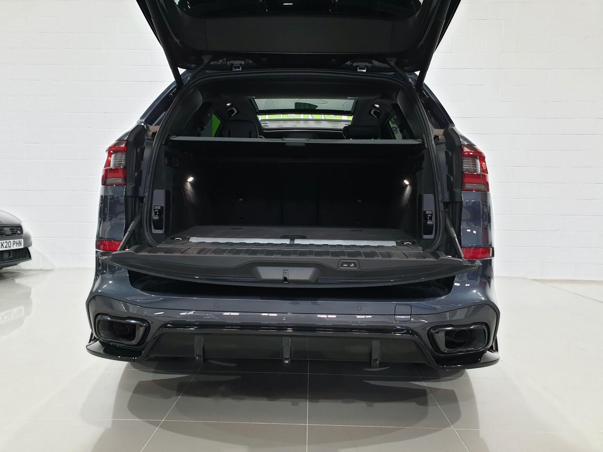 BMW X5 view 33