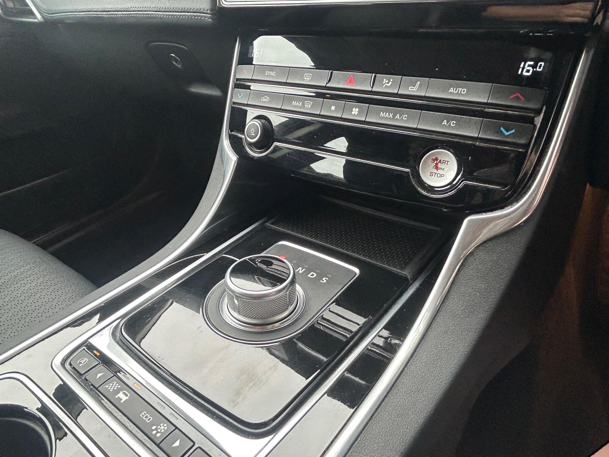 Jaguar Xe view 22