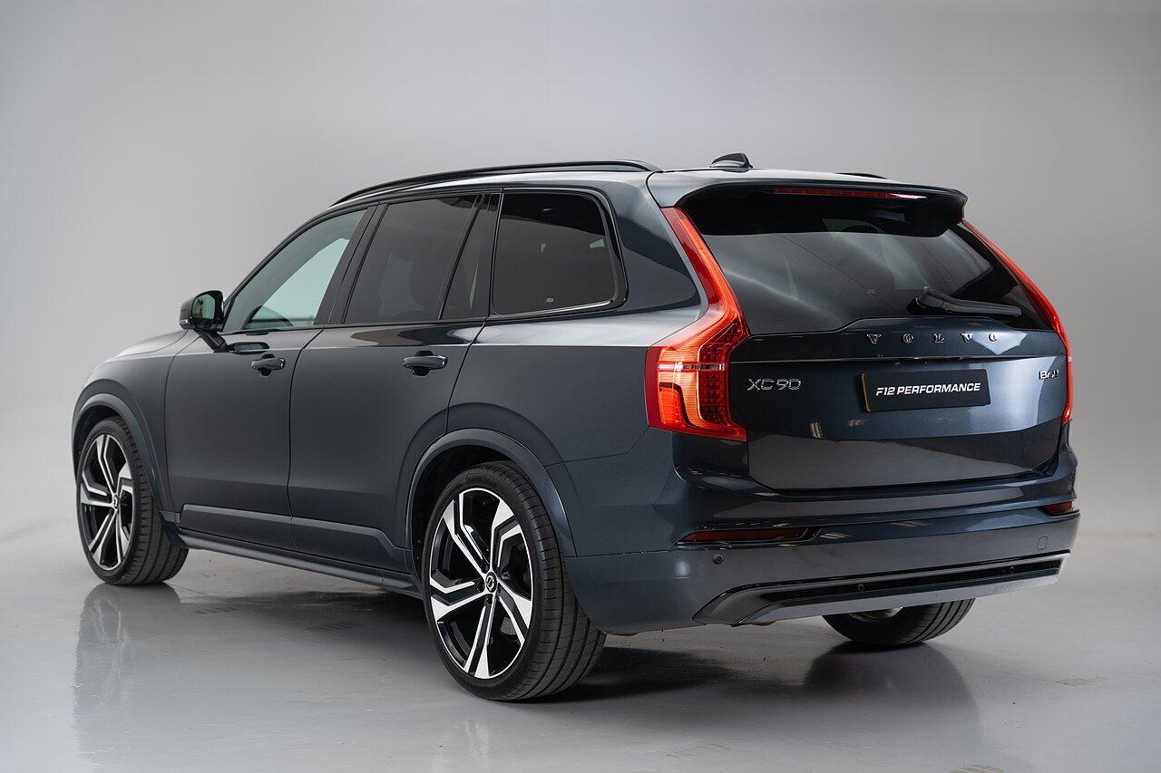 Volvo XC90 view 9