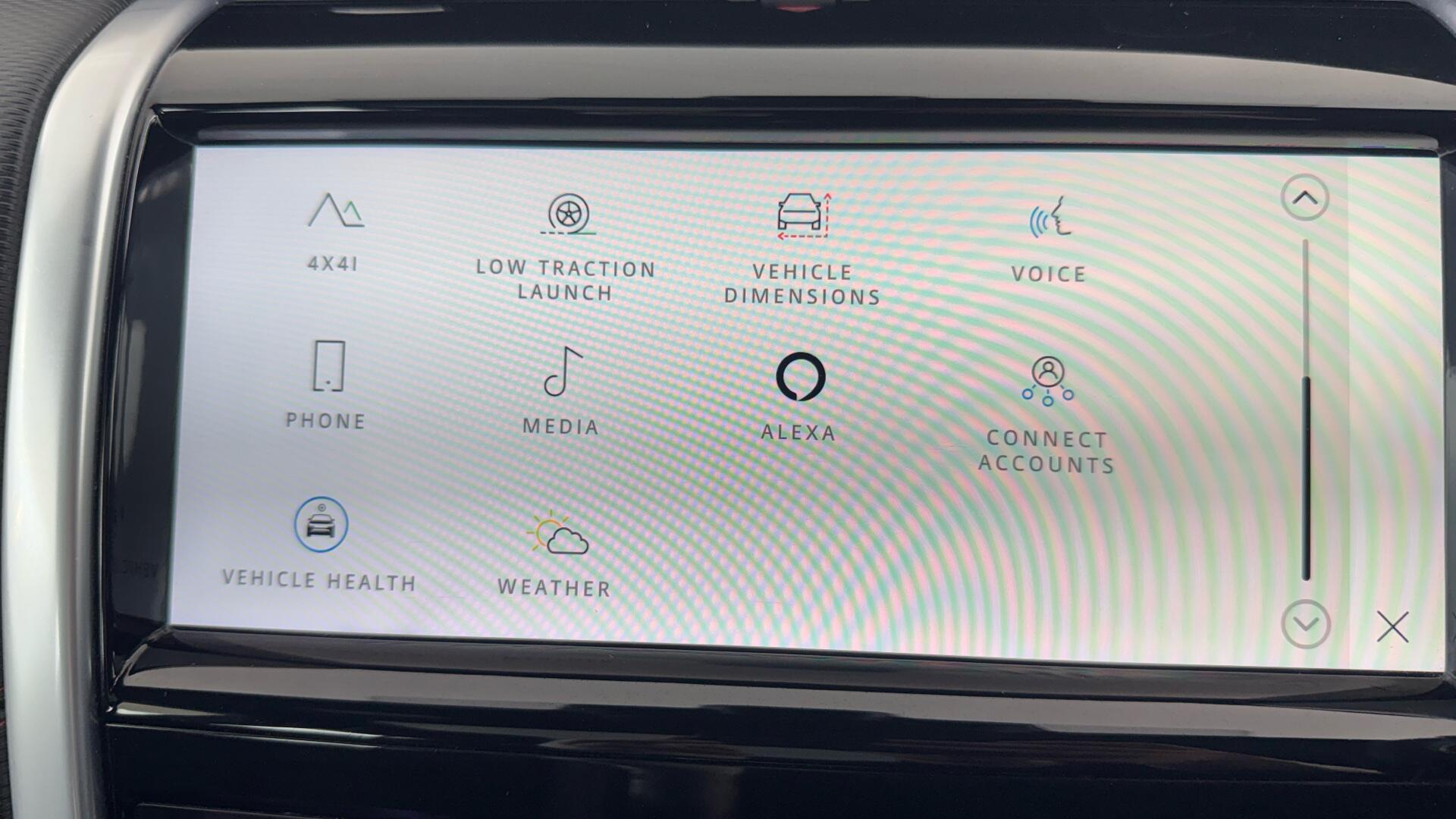 Land Rover Discovery Sport view 20