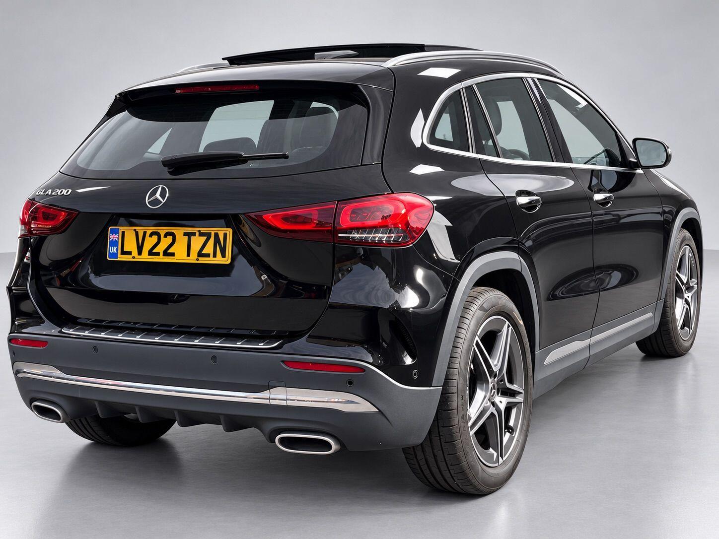 Mercedes-Benz GLA view 14
