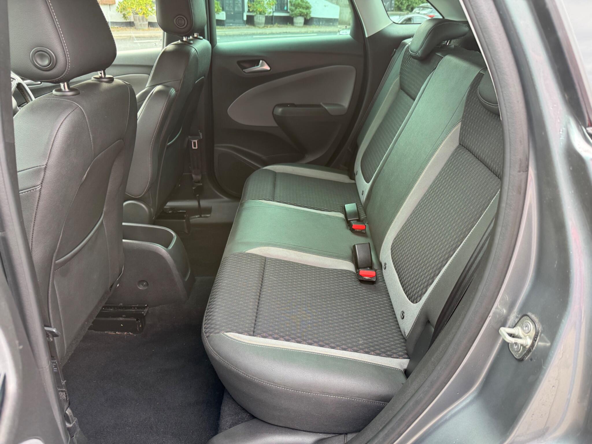 Vauxhall Crossland X view 25