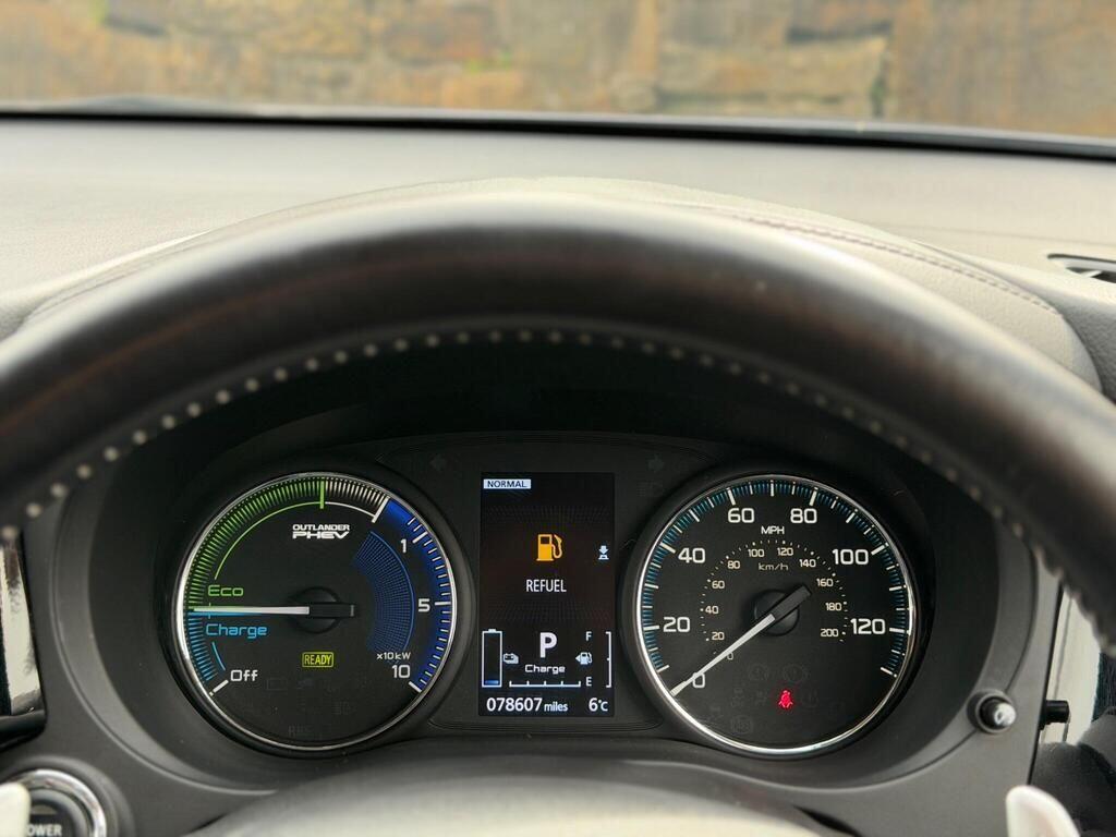 Mitsubishi Outlander view 22