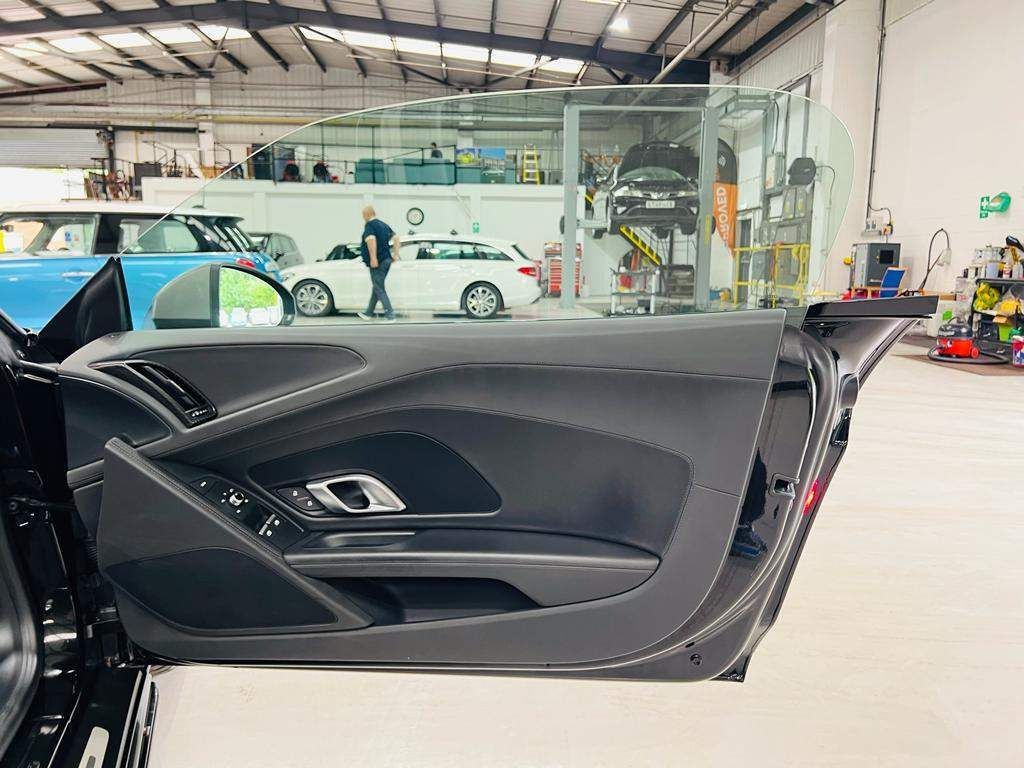 Audi R8 view 24