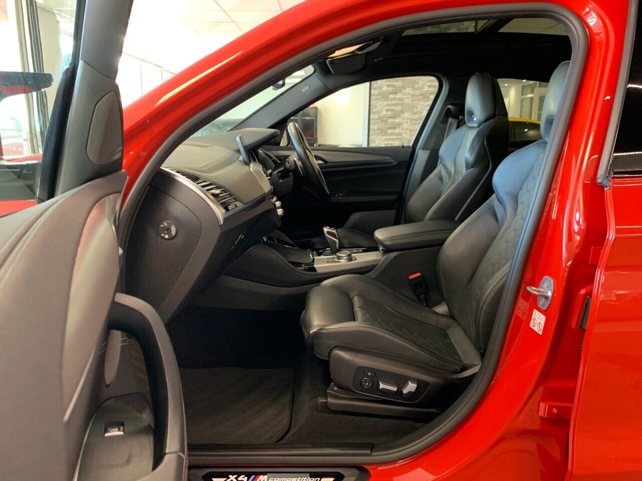 BMW X4 M view 31