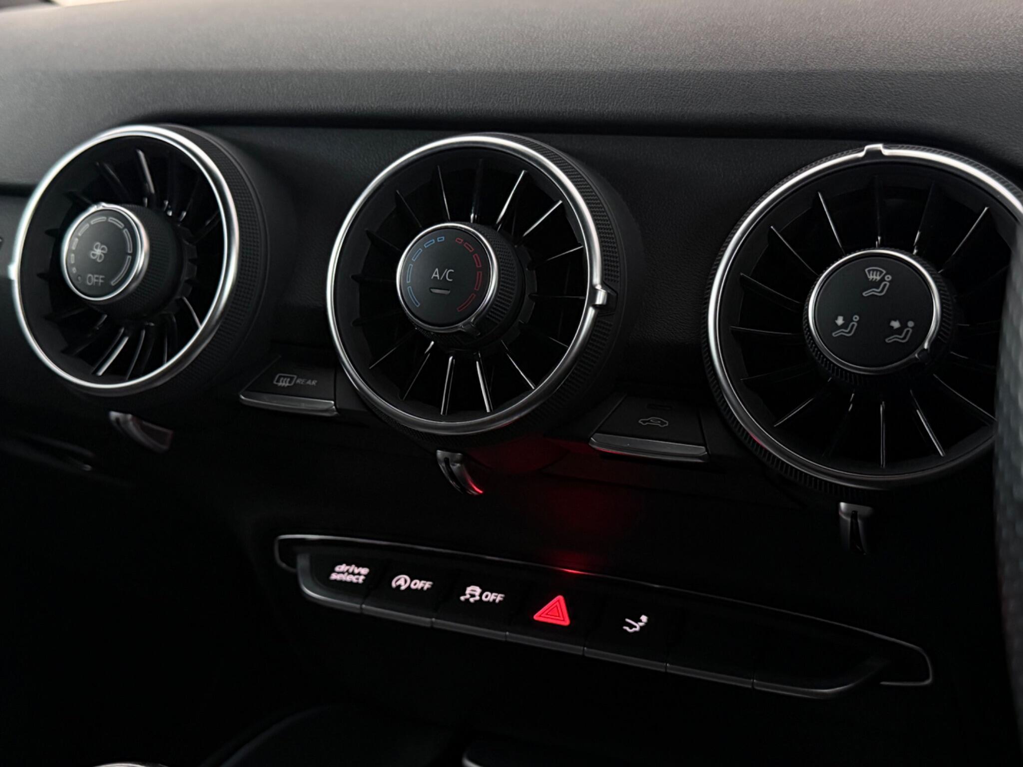 Audi TT view 28