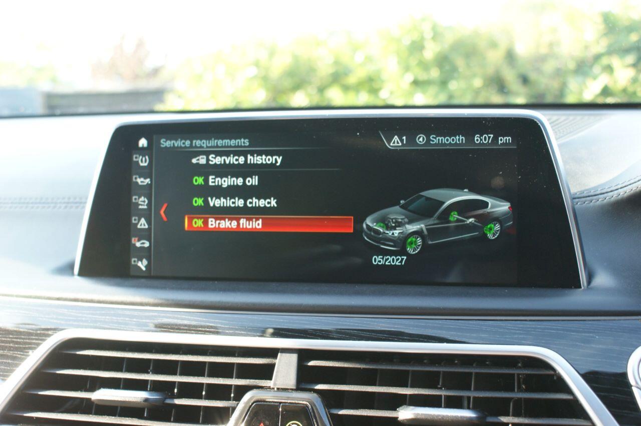 BMW 7 Series view 69