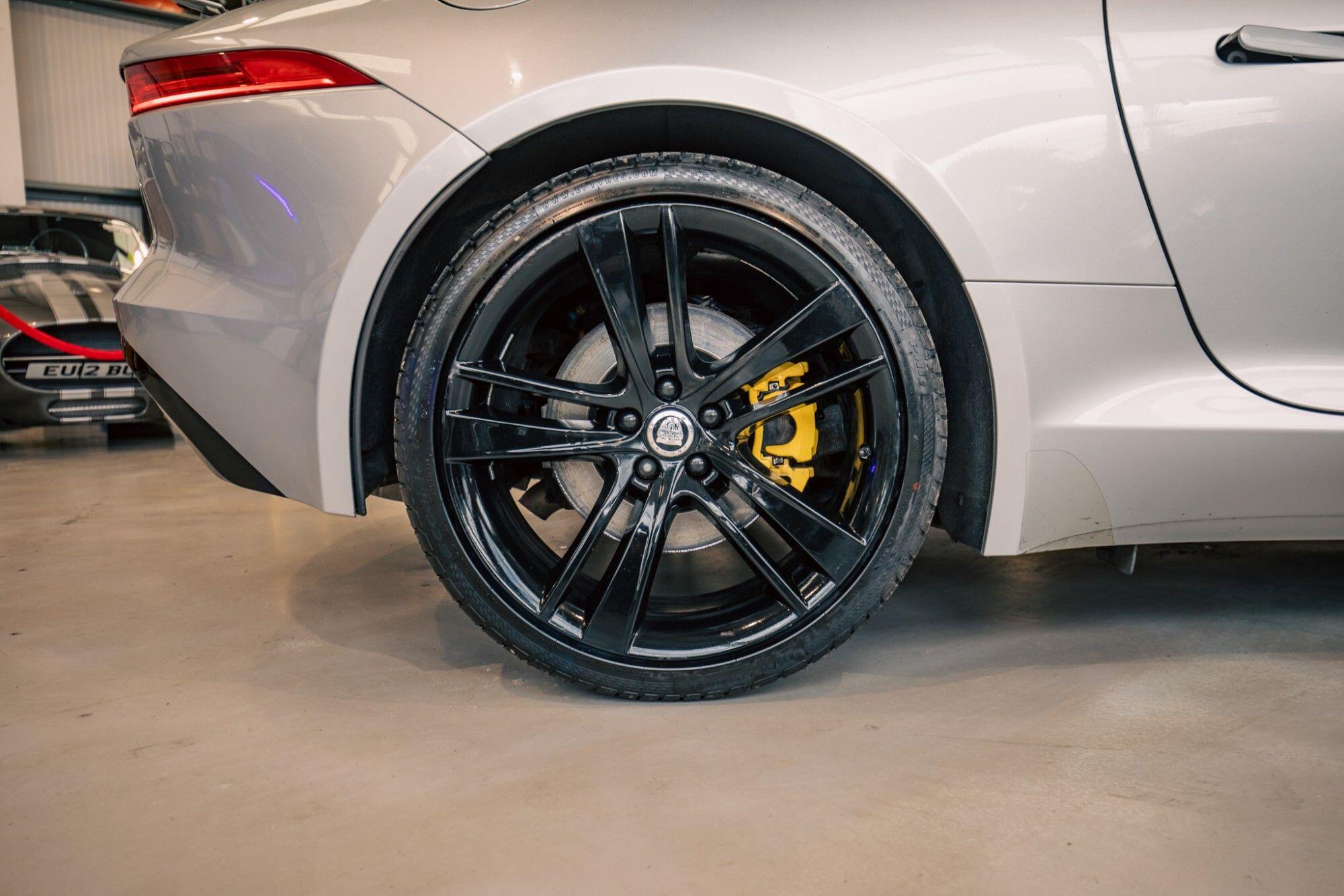 Jaguar F-Type view 9