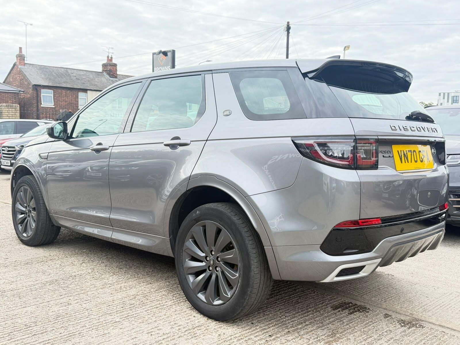 Land Rover Discovery Sport view 5