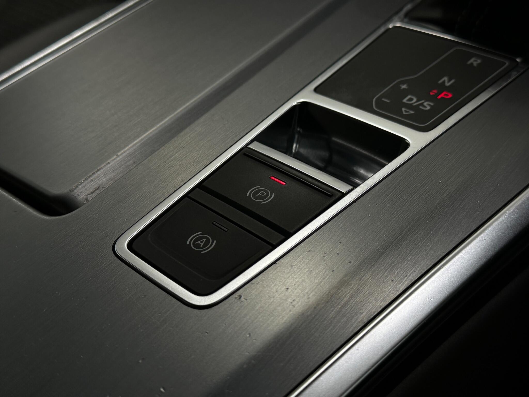 Audi A6 view 21