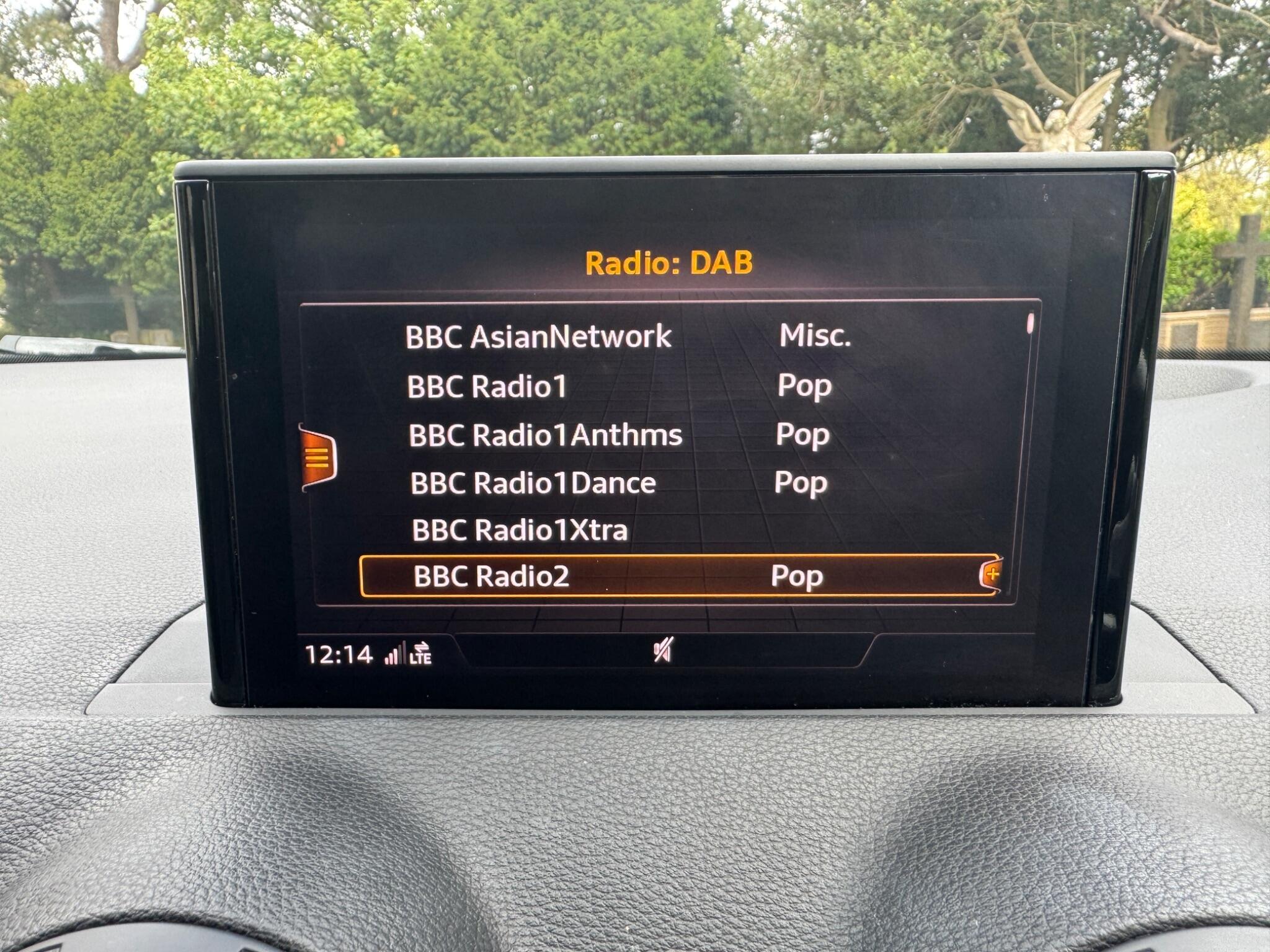 Audi Q2 view 57