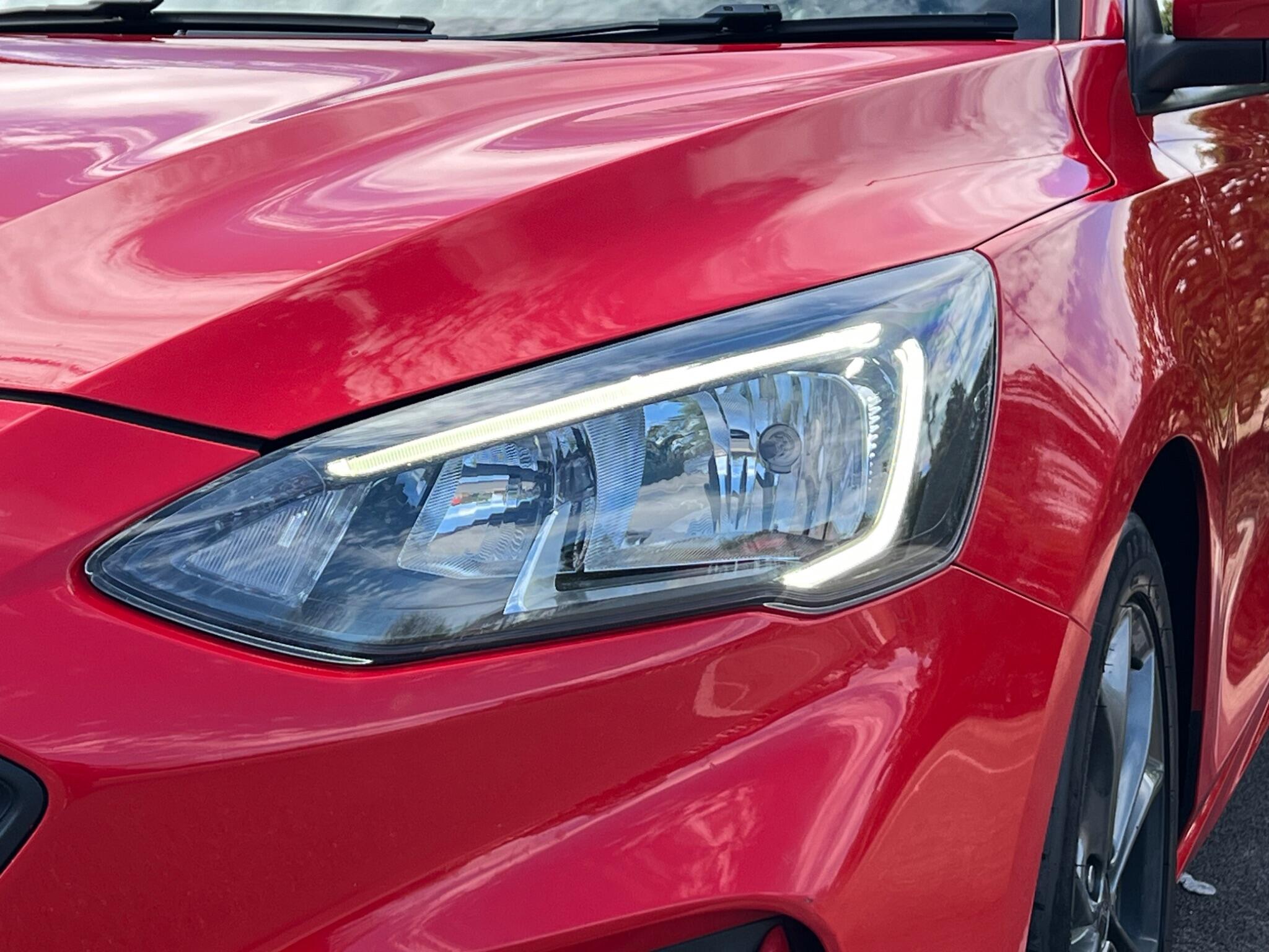 Ford Focus view 12