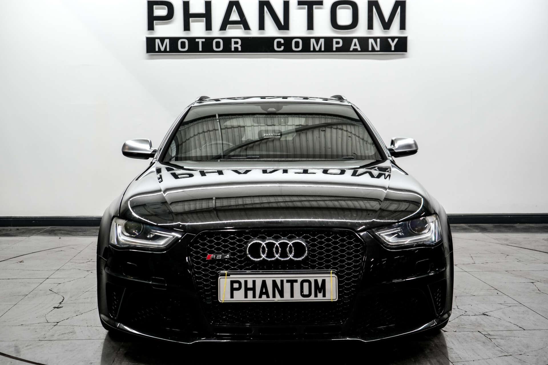 Audi RS4 view 5