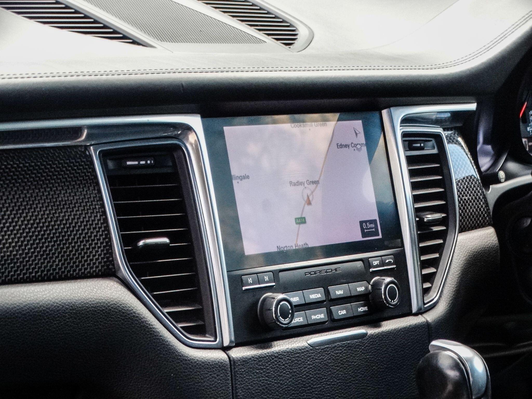 Porsche Macan view 17