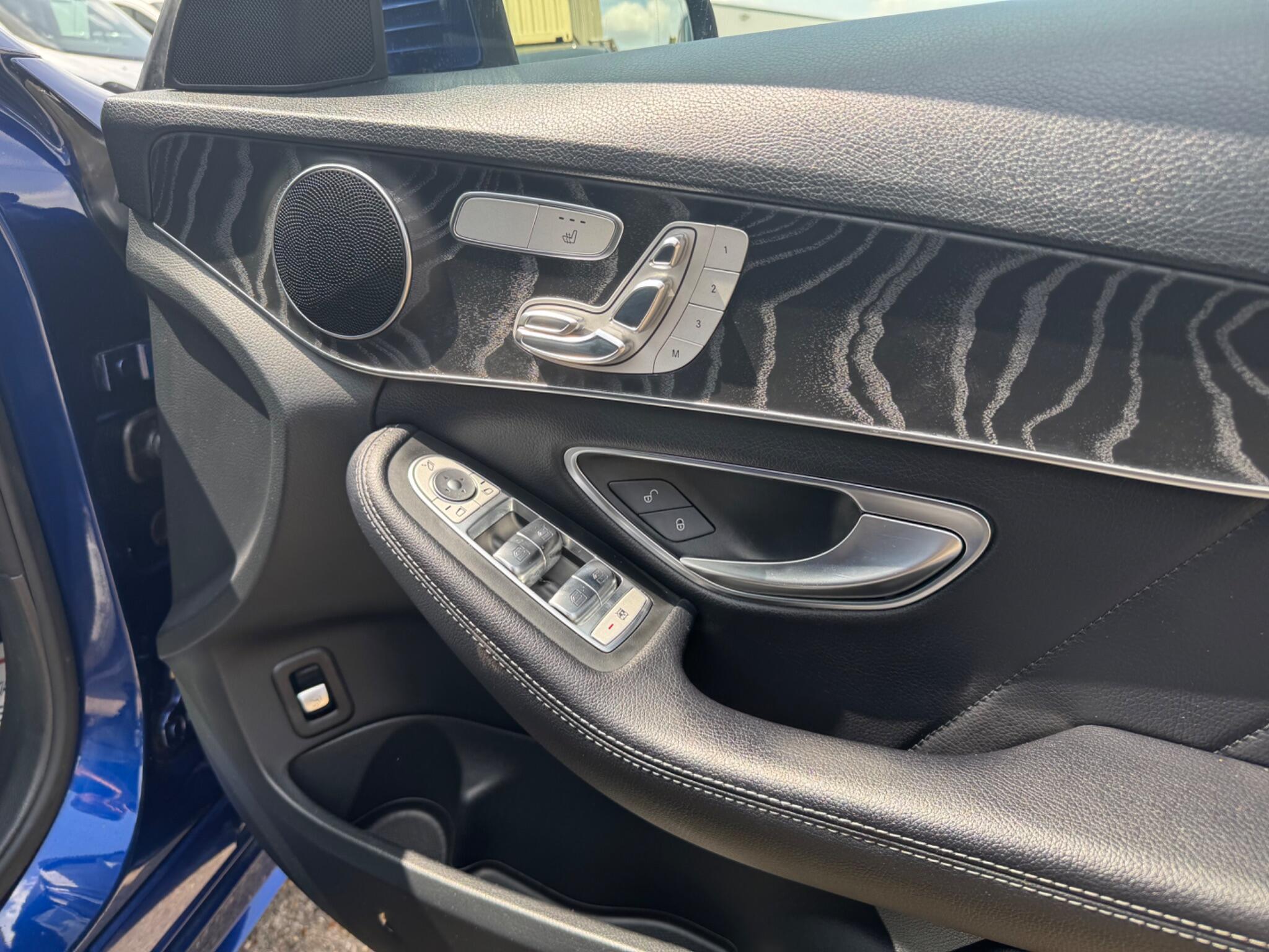 Mercedes-Benz C Class view 27