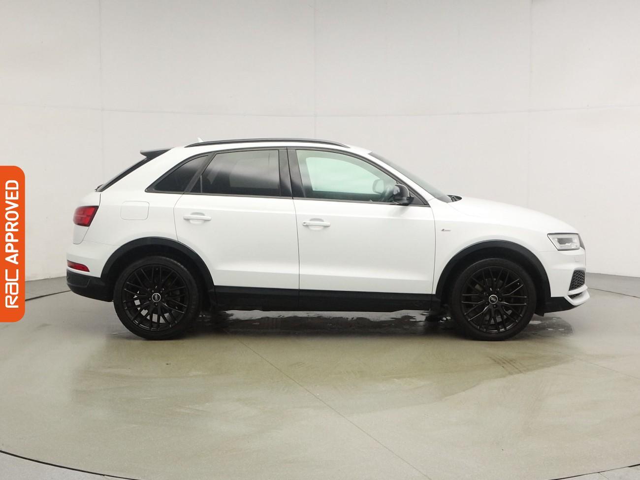 Audi Q3 view 6