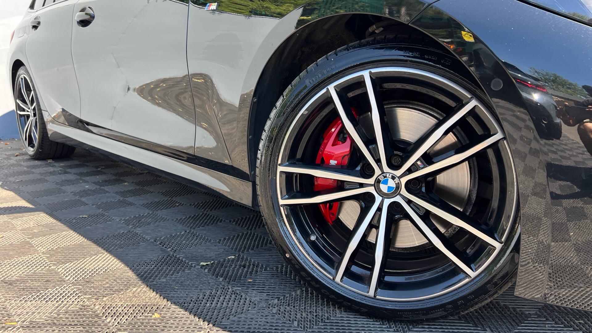 BMW 3 Series view 25