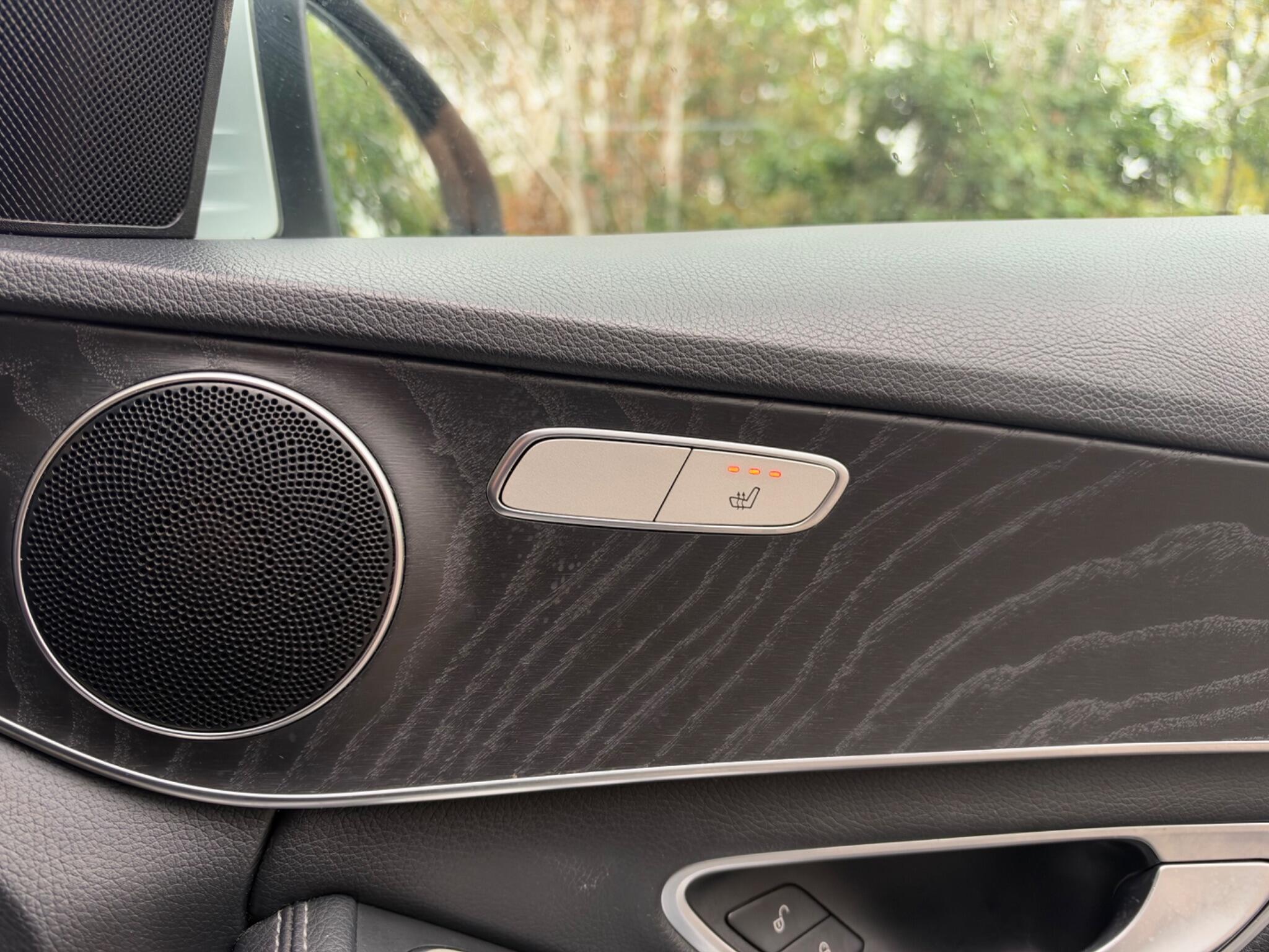 Mercedes-Benz C-Class view 22