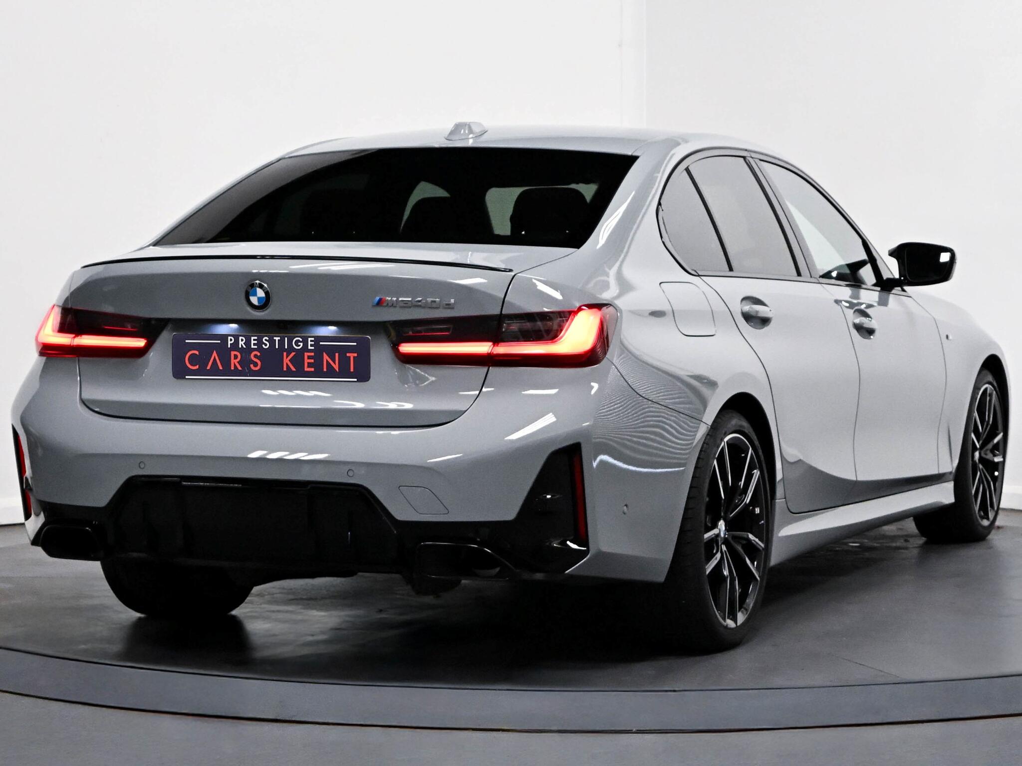 BMW 3 Series view 21